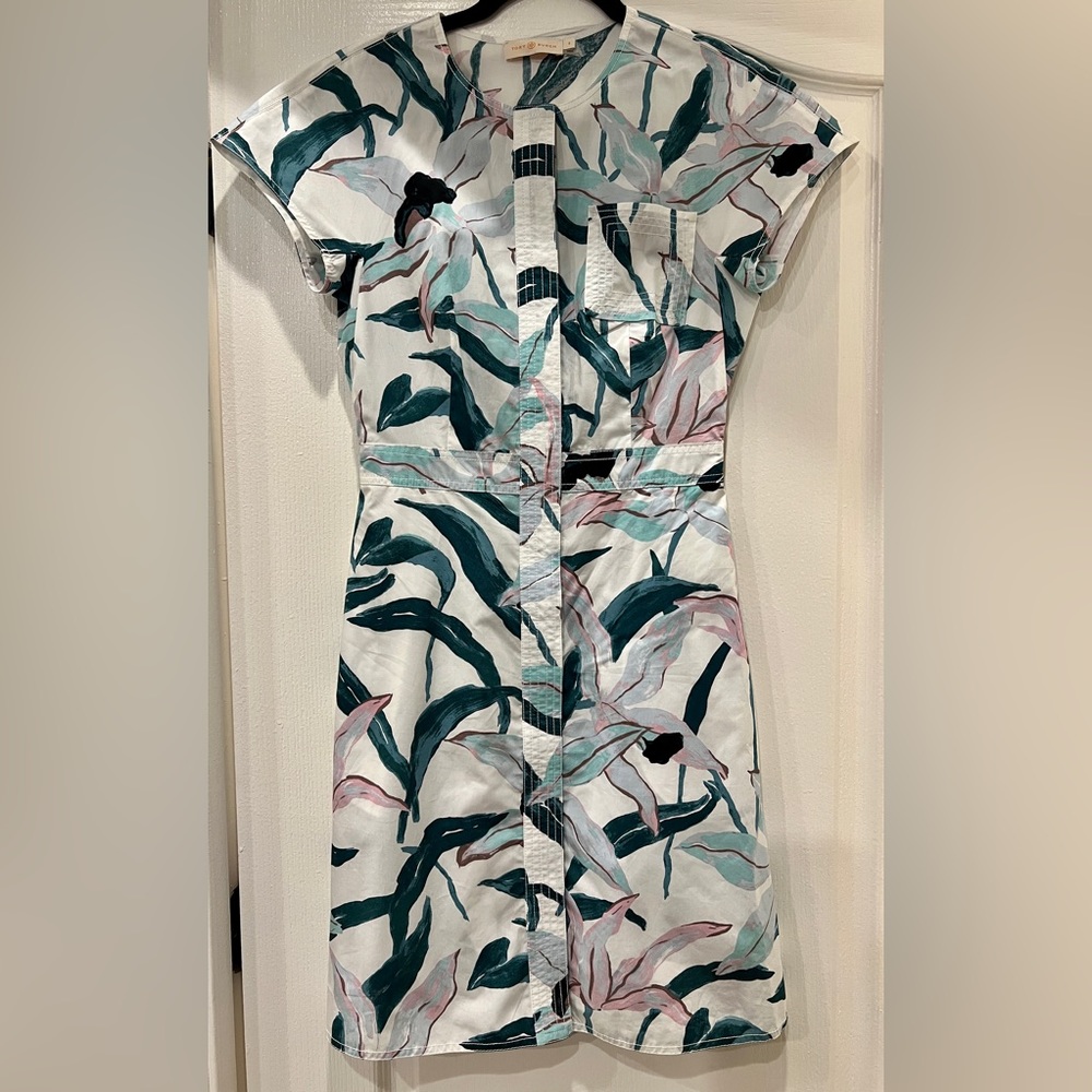 Tory Burch
Ivory Bloom Shirtdress size 0
$368 original retail